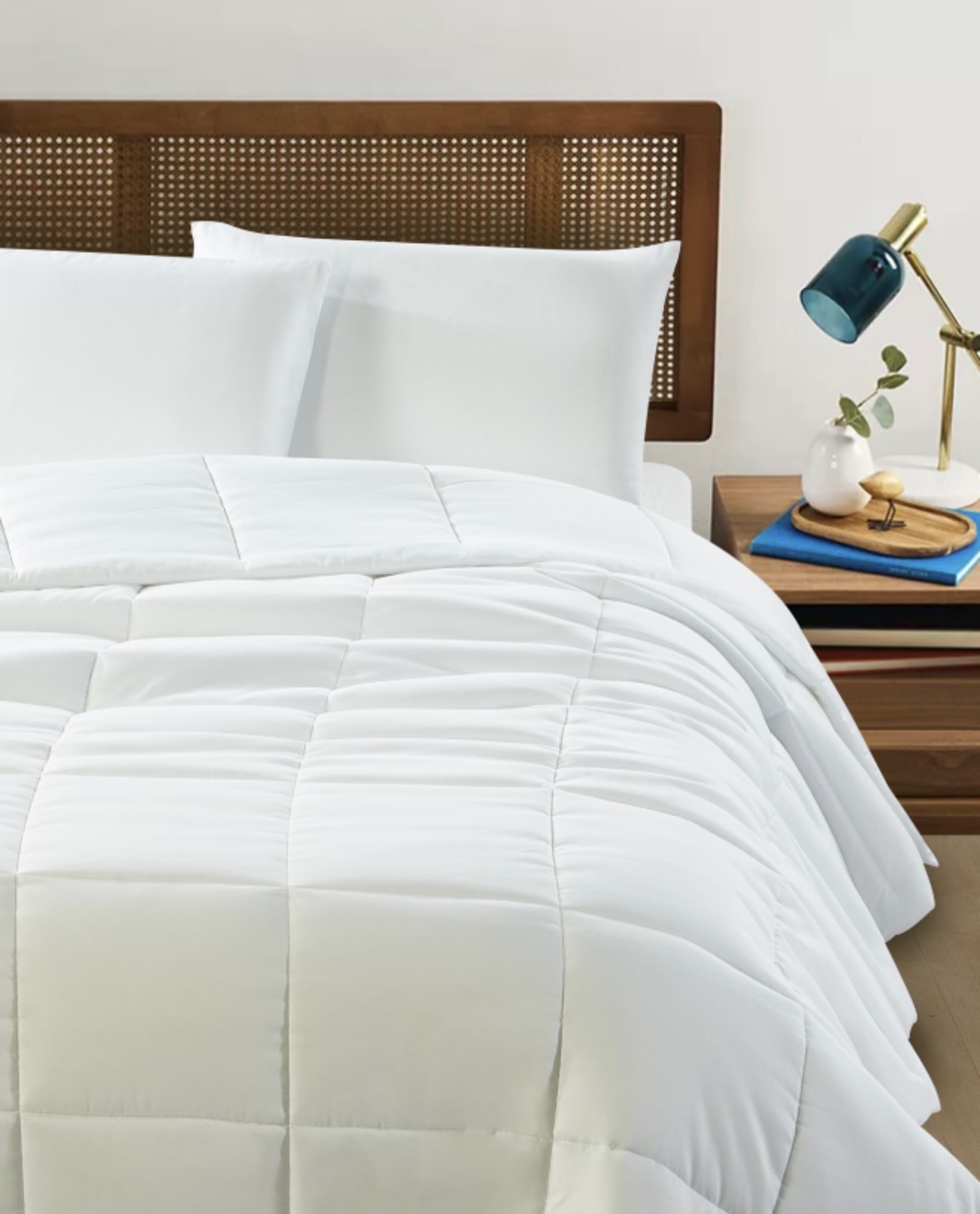 3pc Queen Solid Microfibre Comforter Set – $80.00