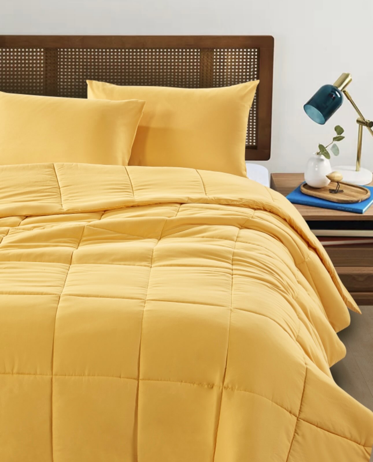 3pc Queen Solid Microfibre Comforter Set – $80.00