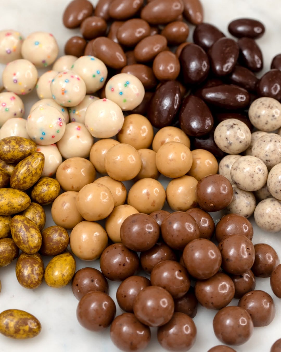 Father's Day Collection 2026 – Handcrafted Macarons & Chocolates
