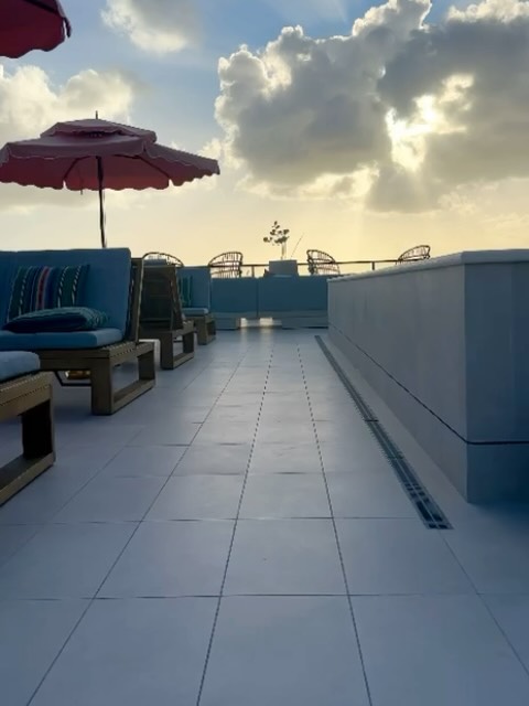 Cocktails & Comedy: 'Bim Pays' at Vista Rooftop Lounge, Hotel Indigo