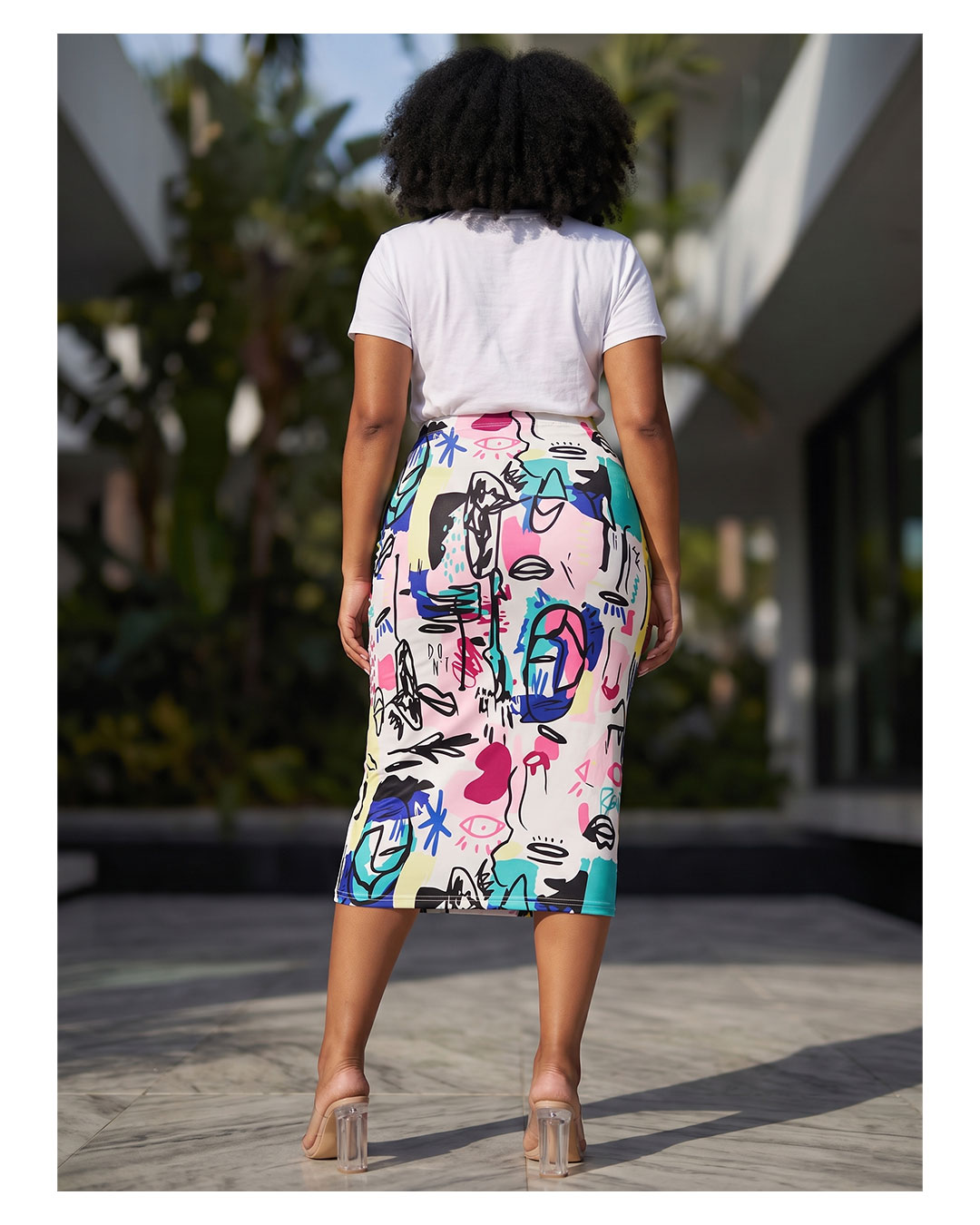 Graffiti Print Curve-Hugging Skirt – 55 BDS