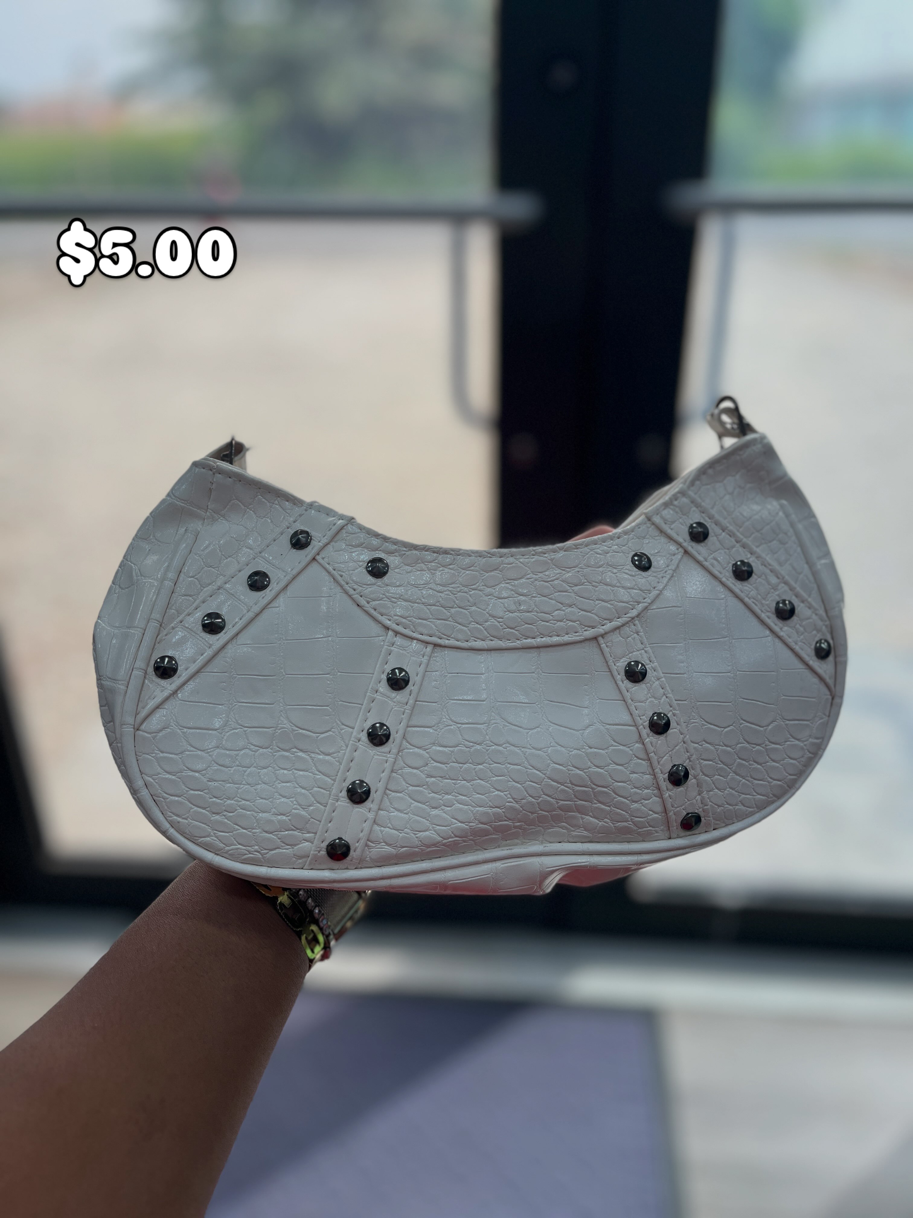 Clearance Sale: Handbags & Clutches $5-$20 at ThePlugBoutique