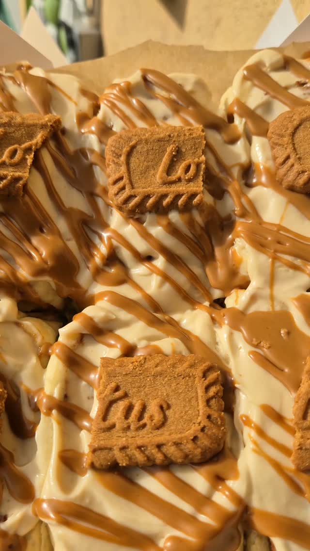 Biscoff Cinnamon Rolls – $50