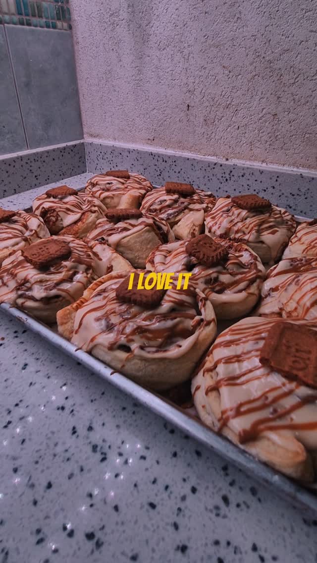 Biscoff Cinnamon Rolls – Box of 6 for $50