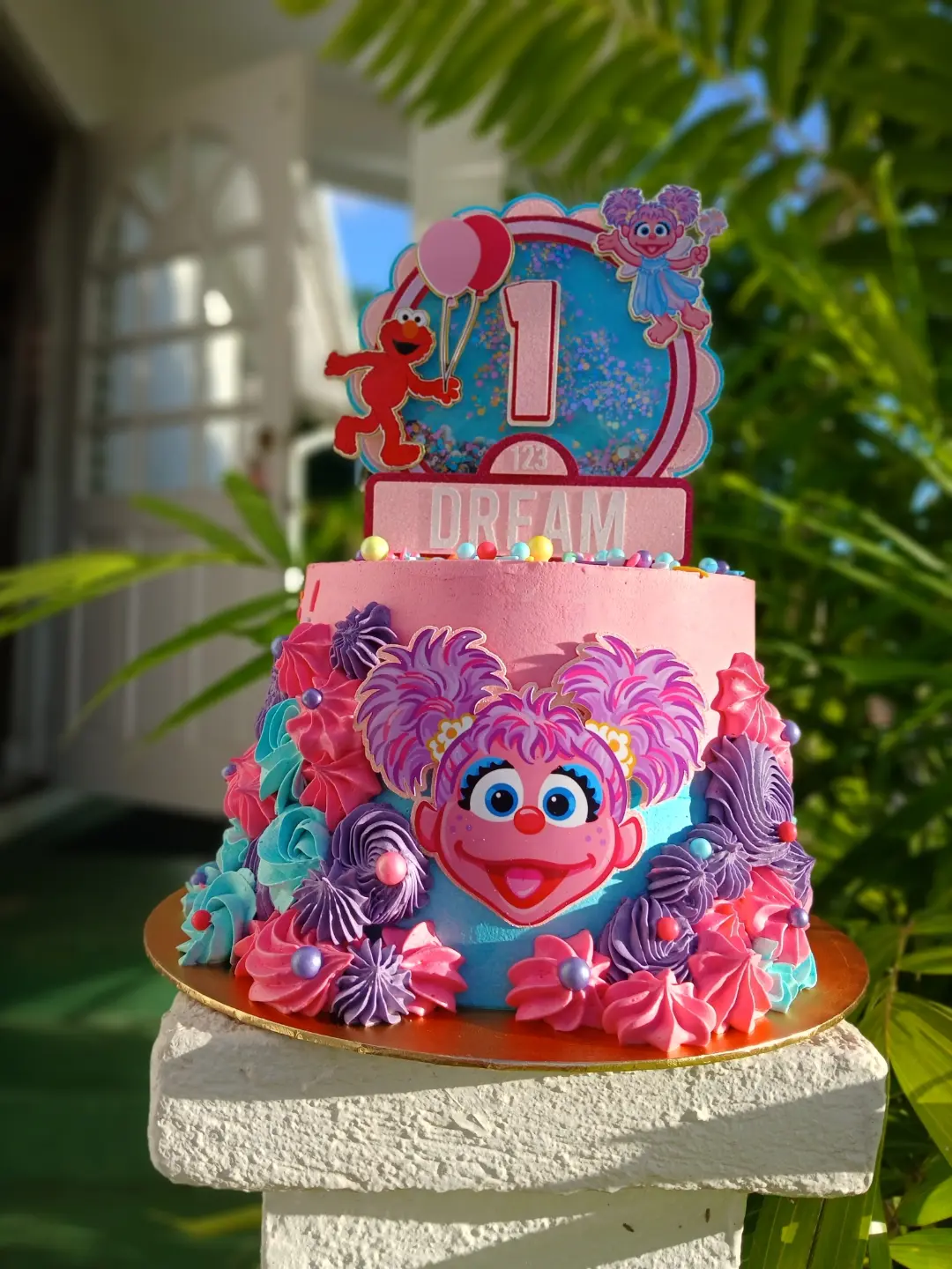 Cake Me Pretty Bundle Special – 8" Cake + 12 Cupcakes Starting at $250