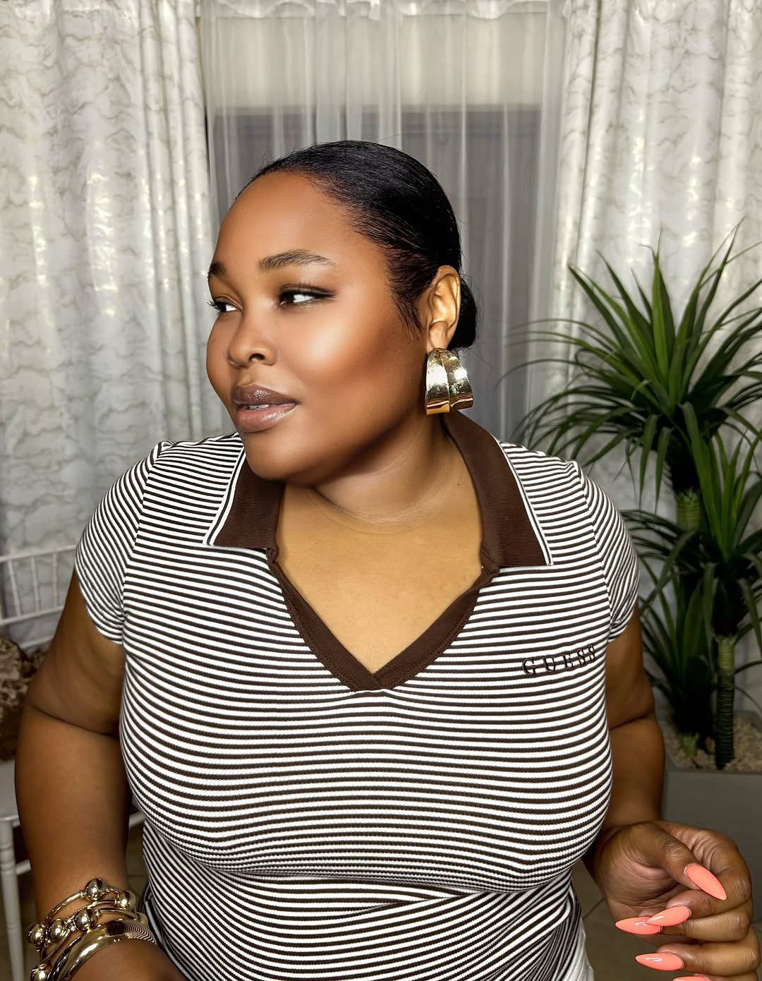 KCs Kloset: Authentic Guess Tee, Bag, Jeans & Sunnies – Prices Listed