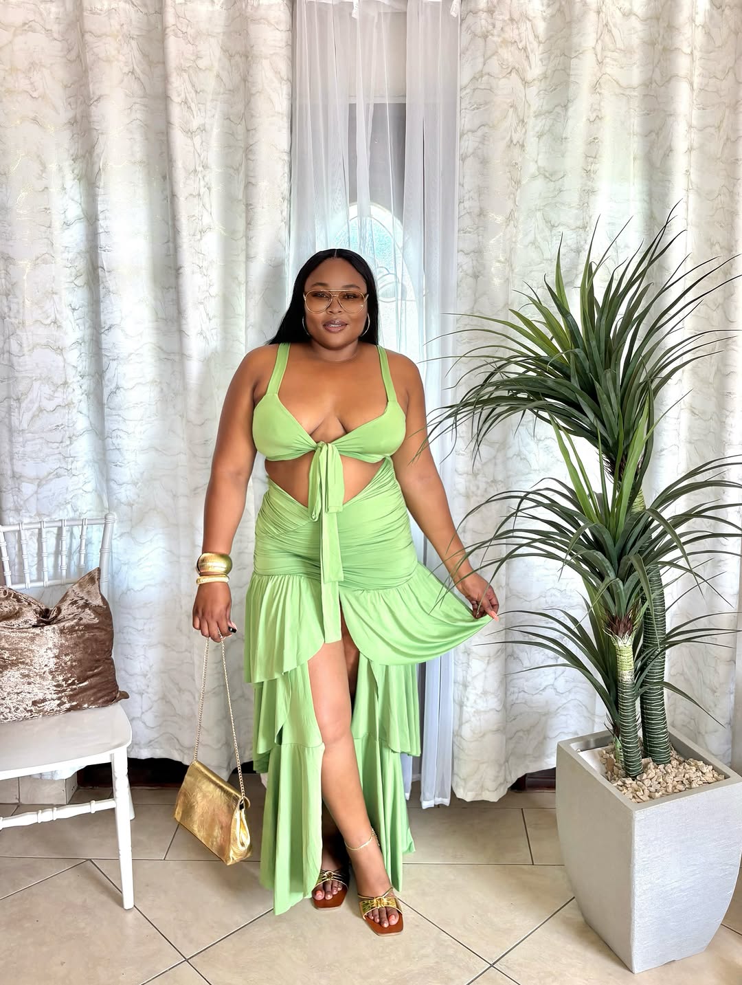 KC's Kloset: Green Two-Piece Set, Bag & Sunnies Available