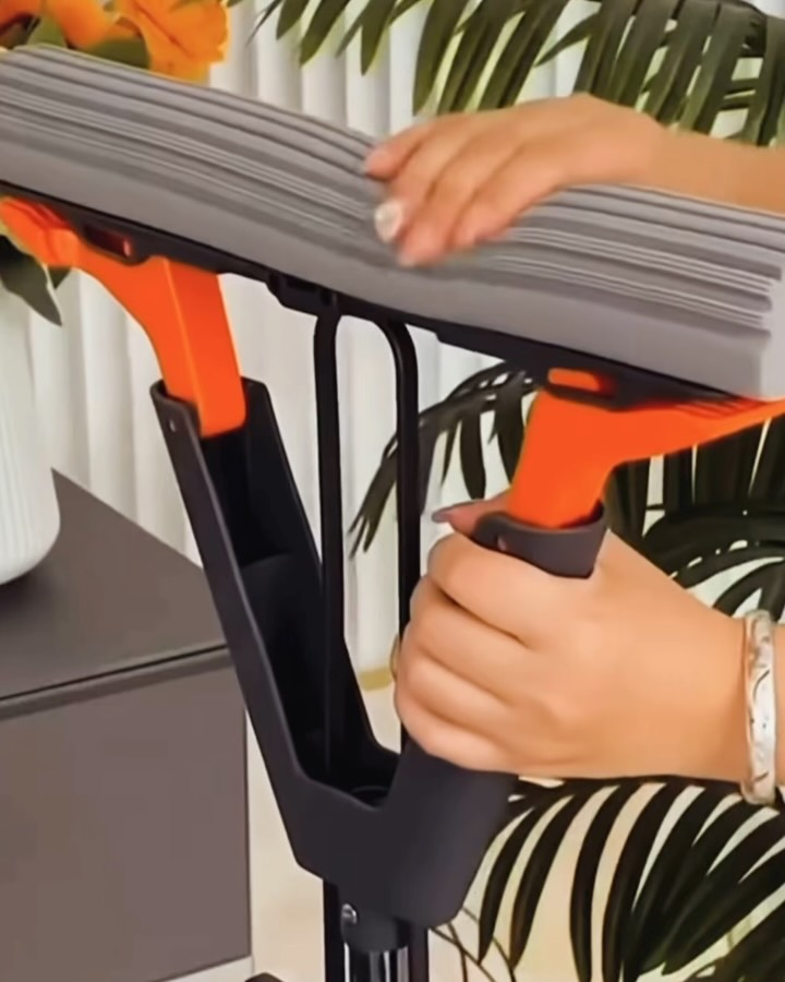 Squeeze Mop for Only $19 at H&Y Home Depot