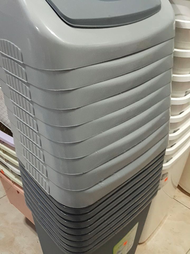 Swing-Top Trash Bin – $40.95