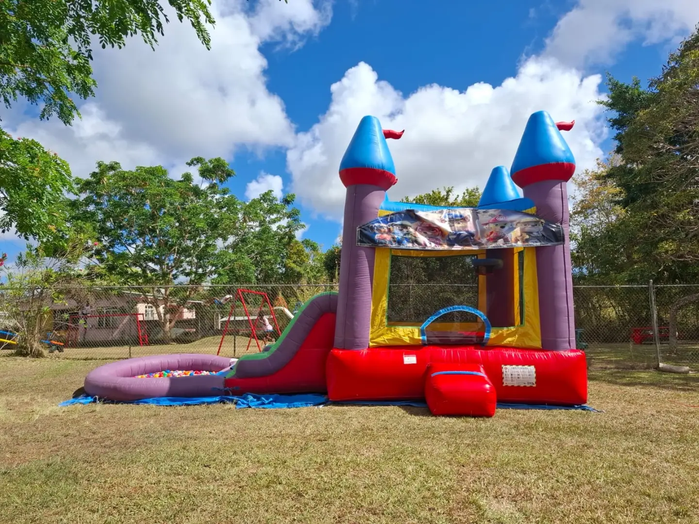 Summer Special – Discounted Weekday Jumping Tent Rentals